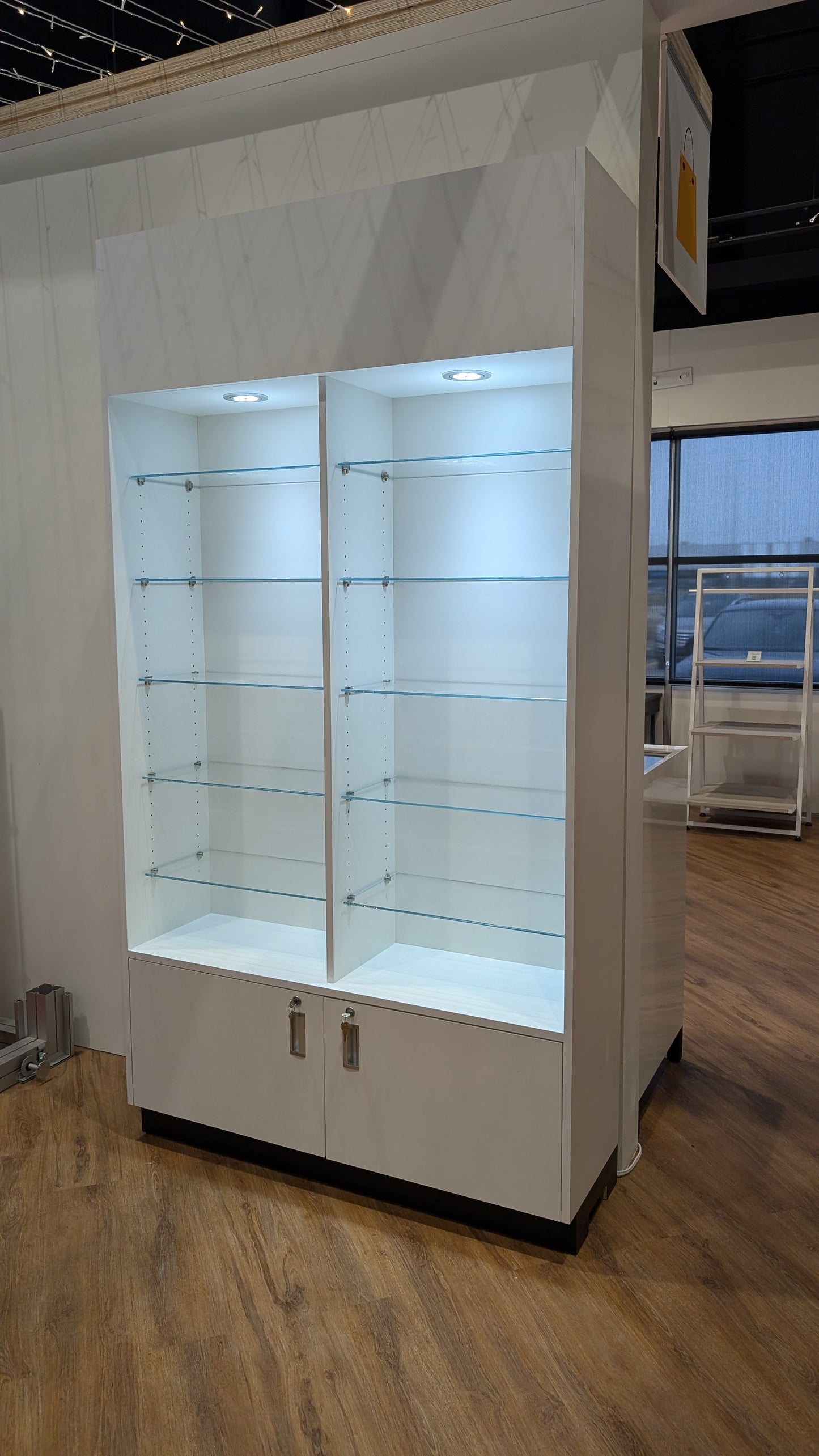 Low Base Wall Cases